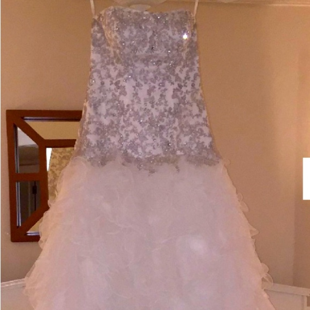 Wedding gown